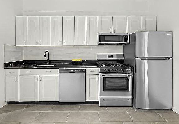 5th image of 3043 41st St APT 2