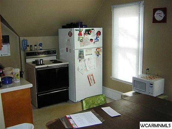 3rd image of 109 1st Ave NE