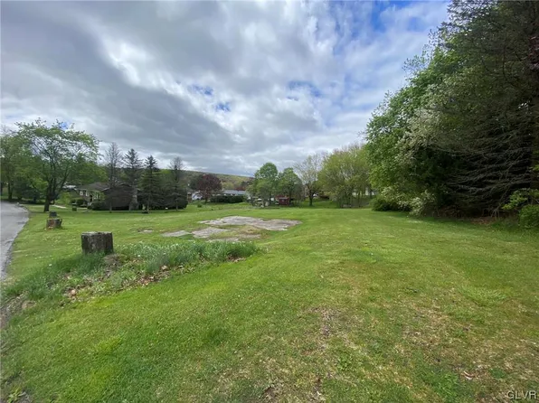 Ardmore Ave, Tamaqua, PA 18252