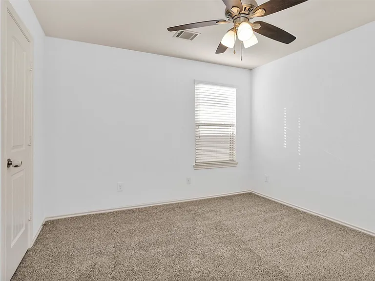 2730 Donellan Dr — Photo 24