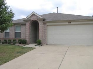 1808 Crested Butte Dr, Fort Worth, TX 76131