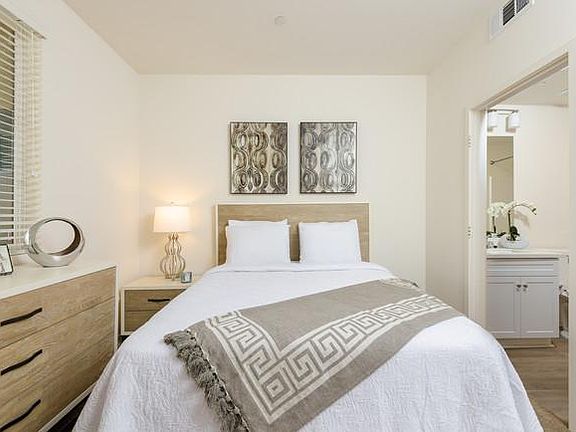 5th image of 840 S Magnolia Ave Unit 2201