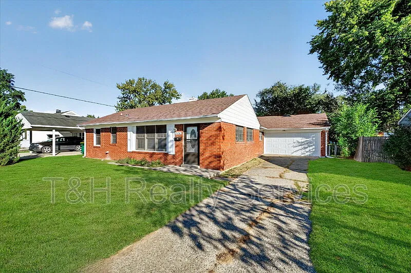 3 bed, 2.0 bath, 1528 sqft, $1,750 — Photo 2