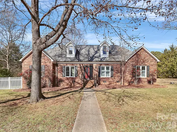 5100 Mintridge Rd, Mint Hill, NC 28227