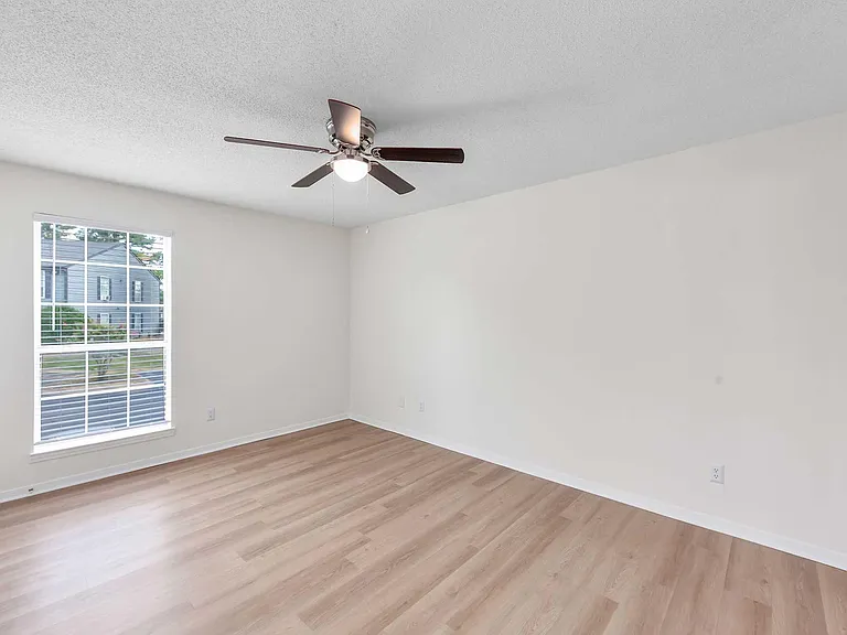 Northridge Apartments — Photo 27