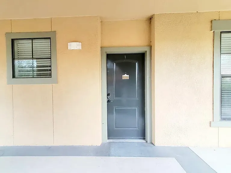 910 Charo Pkwy #312 — Photo 2
