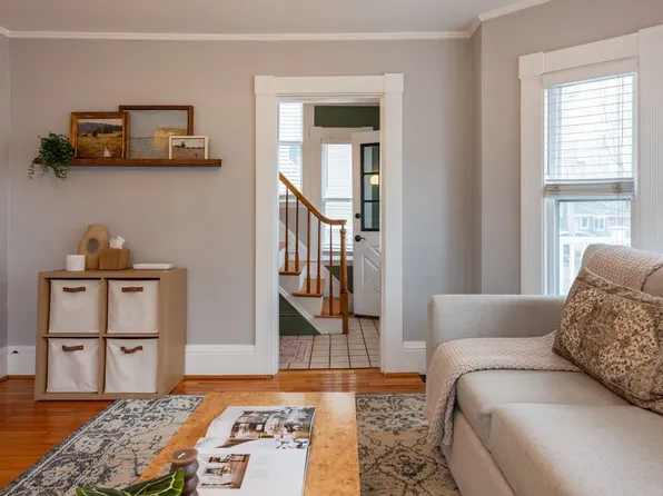 6 Arthur St, Gloucester, MA 01930