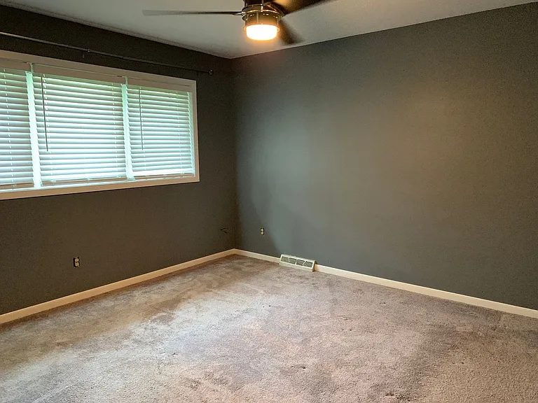 570 Roberts St SW — Photo 14