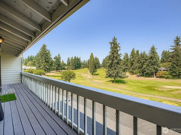 2730 SW 327th Street #D18, Federal Way, WA 98023