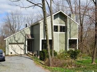 32 Blossom Rd, Hampton, NJ 08827