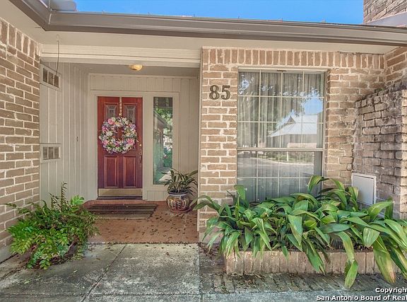 2nd image of 85 Campden Cir