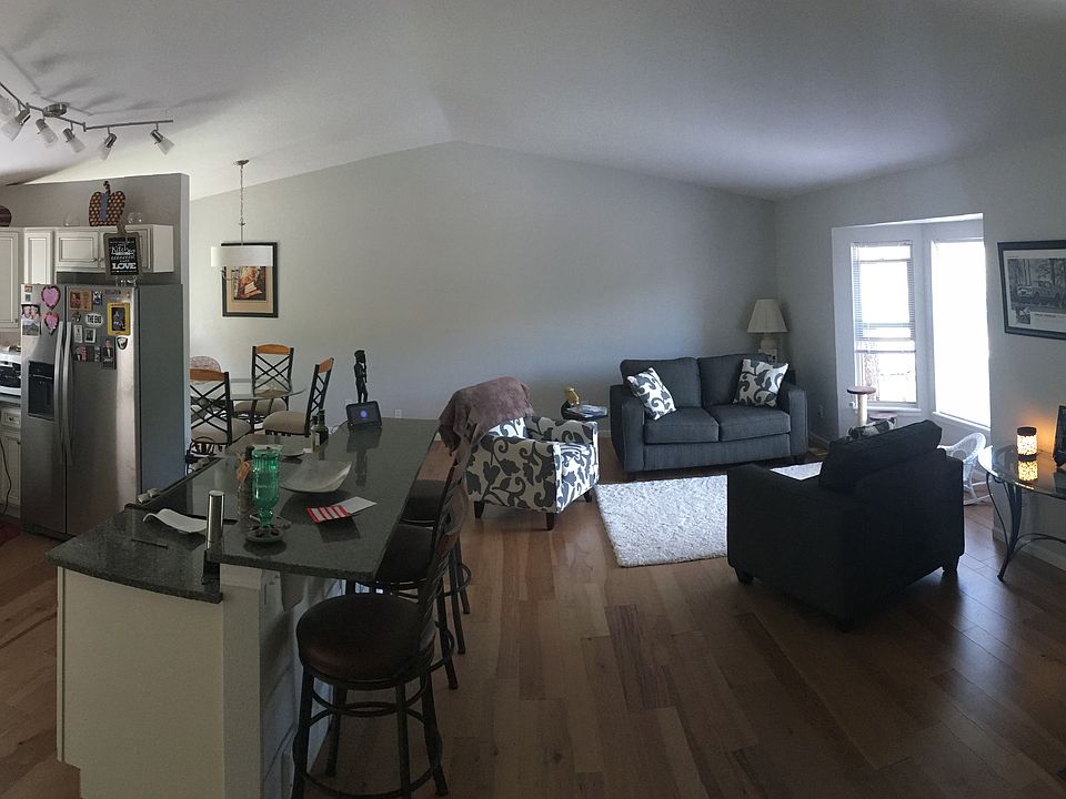 2nd image of 1735 Palm Dr