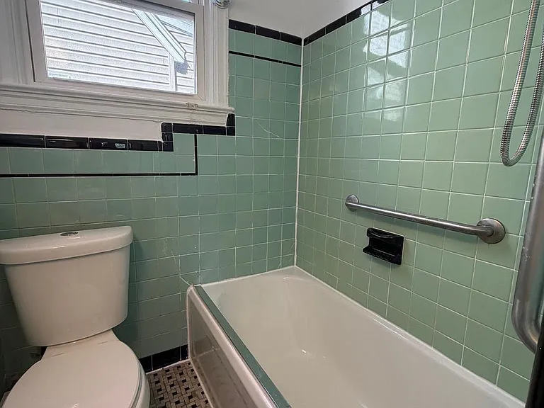 4611 Edmonston Rd #1 — Photo 32