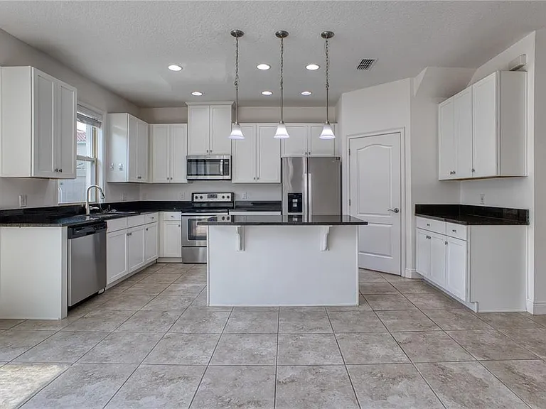 14025 Millington St — Photo 7