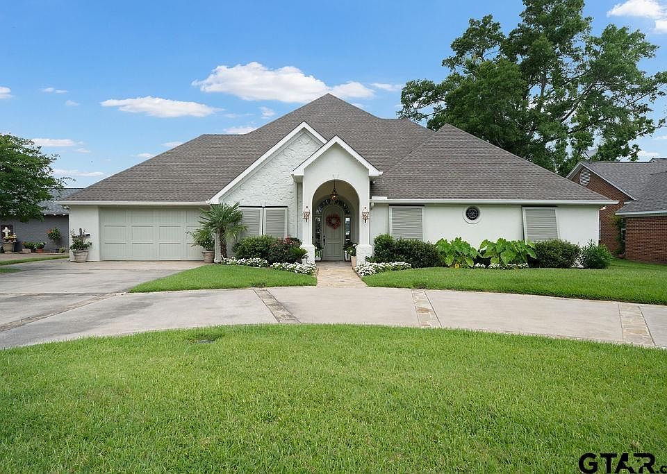 1st image of 120 Marina Dr