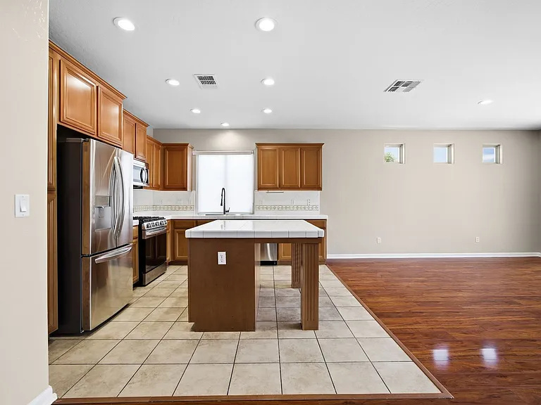1428 N Leila St — Photo 18