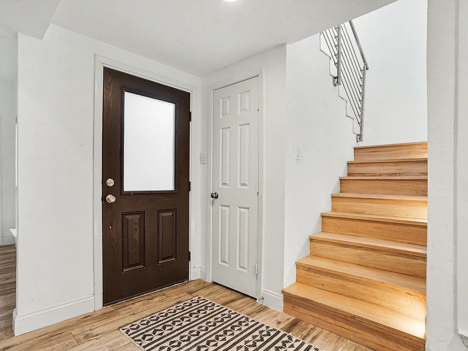 2 bed, 2.5 bath, 2281 sqft, $3,750 — Photo 3