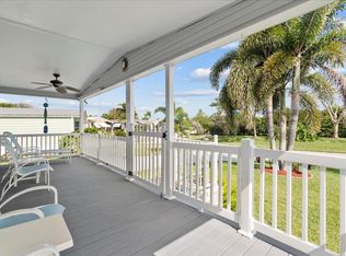 6877 SE Delegate St, Hobe Sound, FL 33455