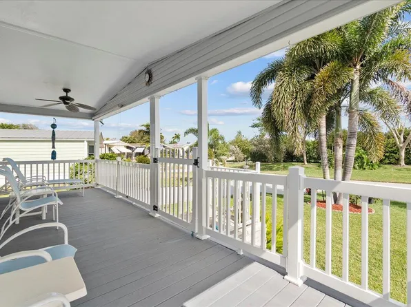 6877 SE Delegate Street, Hobe Sound, FL 33455