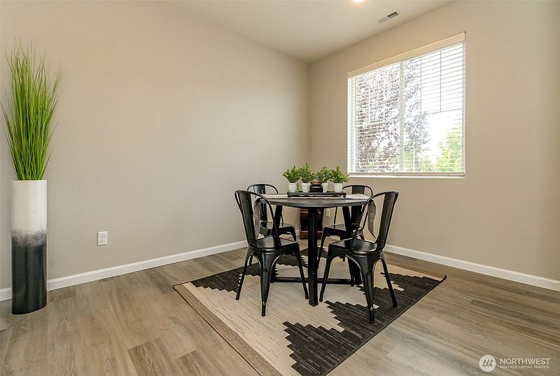 3rd image of 507 Clark Avenue