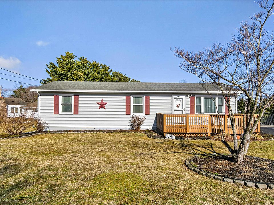 1st image of 670 Lawn Dr