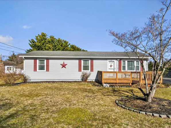 670 Lawn Dr, Christiansburg, VA 24073