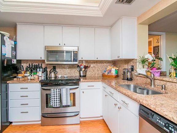 4th image of 2611 Bayshore Blvd APT 1505