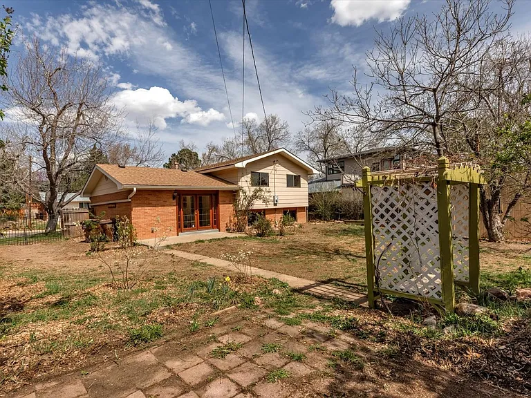 650 Hartford Dr — Photo 40