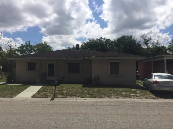 1009 6th St W, Bradenton, FL 34205