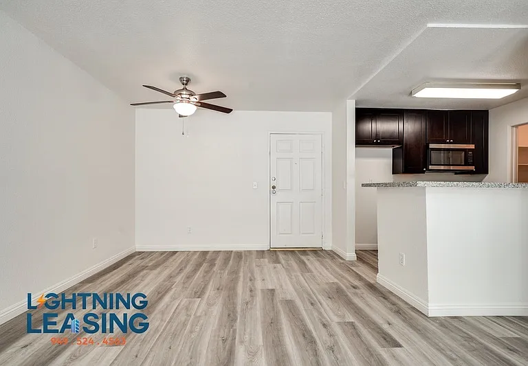 2850 Riverside Dr #3-207 — Photo 9