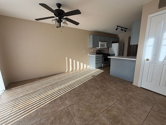 4th image of 445 Coral Sea St