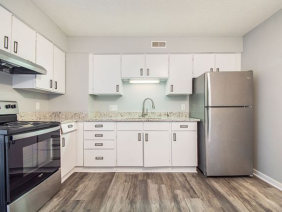 5th image of 817 James Pkwy APT 8