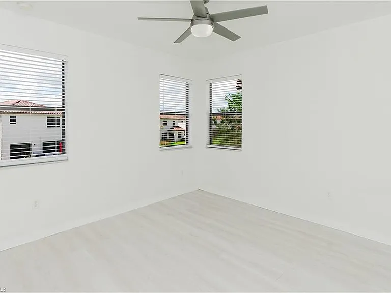 5360 Brin Way — Photo 9