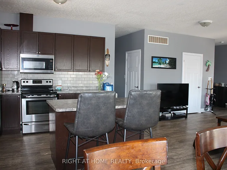 3937 Wood Ave — Photo 9