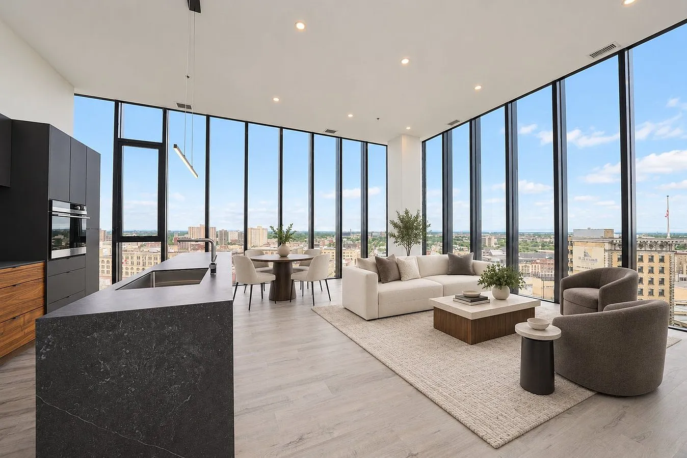 433 Main St - 2Bed 2Bath — Photo 1
