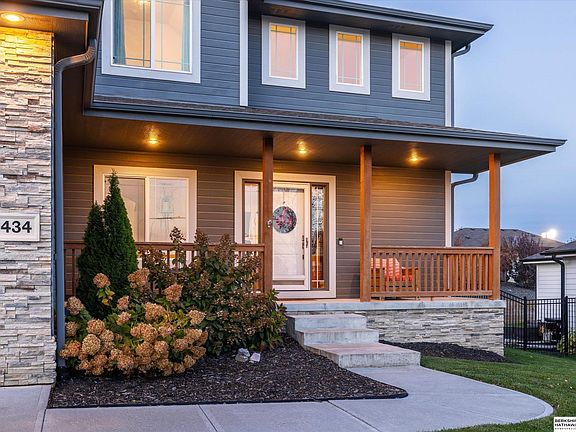 5th image of 434 Devonshire Dr
