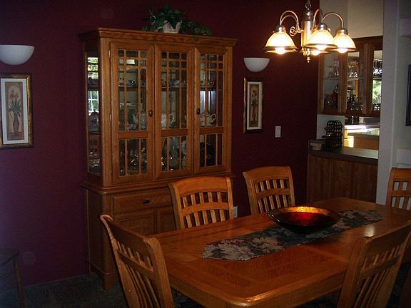 3rd image of 633 Carnation Ln