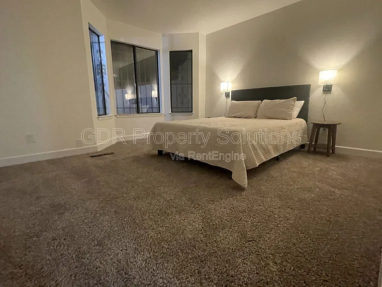 520 Ortiz Dr NE — Photo 30