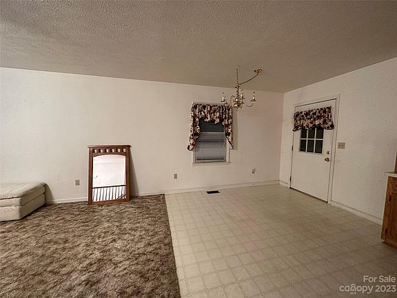 5th image of 1305 Hibriten Dr SE