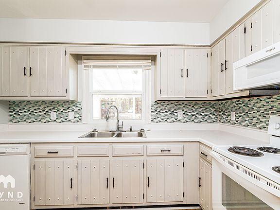 4th image of 2824 Sourwood St