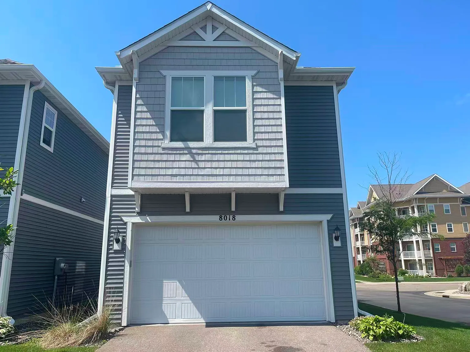 4 bed, 1896 sqft, $3,000 — Photo 4