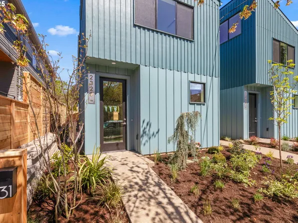 2329 SE Sherman St, Portland, OR 97214