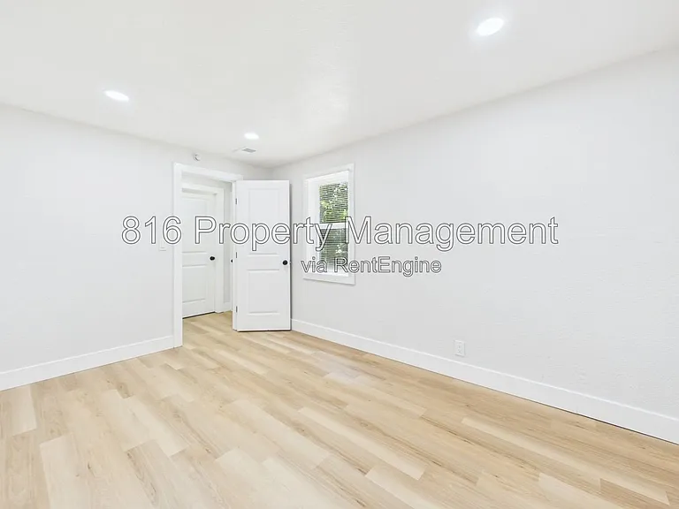 9524 Manning Ave #9520 — Photo 21