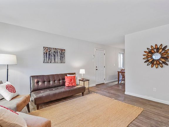 3rd image of 158 E Waymire Ave