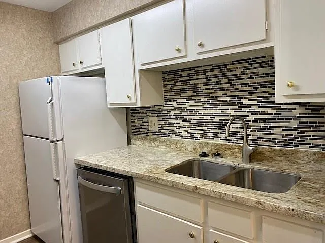 1100 Augusta Dr #46 — Photo 13