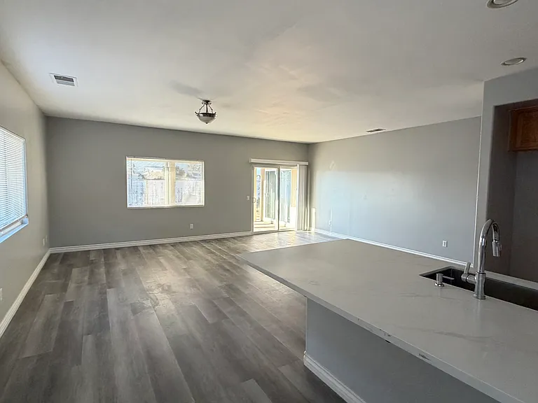 24658 Constellation Way — Photo 5