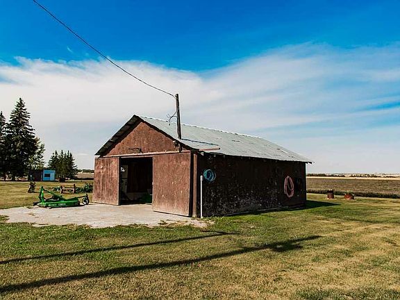 3rd image of 91048/91052 Township Road 704