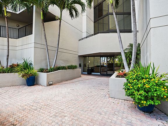 2nd image of 1600 Gulf Blvd