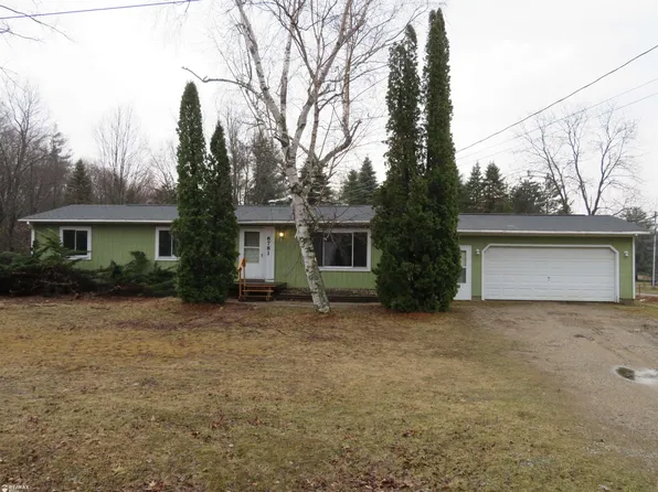 6781 Rhodes Rd, Houghton Lake, MI 48629