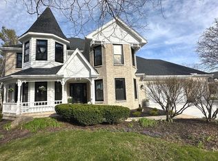 1596 Pine Lake Dr, Naperville, IL 60564